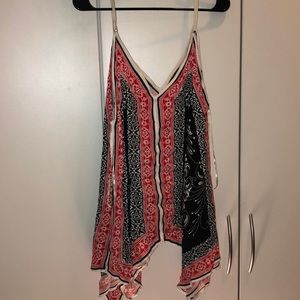 V- neck asymmetrical tank top